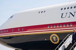 Giữa lo ngại an ninh, Tổng thống Trump xác nhận chuyên cơ do Qatar tặng sẽ được nâng cấp toàn diện
