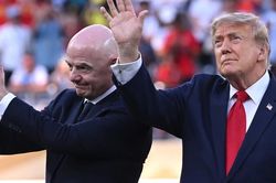 Toàn cảnh hình ảnh ông Trump xuất hiện trở thành tâm điểm chung kết World Cup