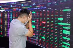 Chứng khoán lao dốc, loạt cổ phiếu nằm sàn