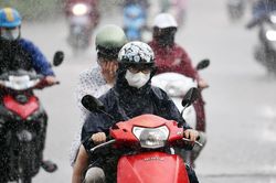 Dự báo thời tiết 20/7/2026: Miền Bắc vẫn mưa giông, Hà Nội giảm còn 33 độ