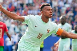 Mbappe 2 lần thắng Messi, đoạt Chiếc giày vàng World Cup 2026