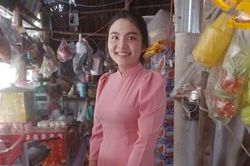 Con gái 19 tuổi đi theo người thân rồi mất liên lạc, mẹ ở Cà Mau tất tả kiếm tìm