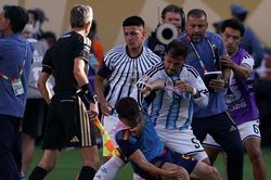 Argentina cay cú thua World Cup: Những kẻ làm xấu mặt Messi