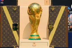 LV trả bao nhiêu tiền để được làm Vali đựng cúp vàng World Cup 2026?