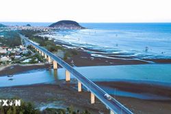 Chủ tịch tỉnh Nghệ An: Đánh thức tiềm năng biển để bứt phá thành cực tăng trưởng mới
