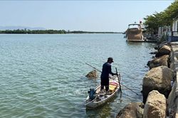 Ngăn chặn nạn dùng kích điện tận diệt thủy sản tại đầm Thị Nại
