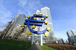 Lạm phát Eurozone lần đầu tiên hạ nhiệt