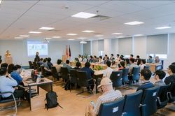 Việt Nam cần chọn đúng 'điểm rơi' để tham gia chuỗi giá trị bán dẫn toàn cầu
