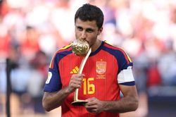 Rodri vượt Messi và Mbappe, giành Quả bóng vàng World Cup 2026