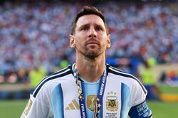Lionel Messi - Hơn cả một huyền thoại, anh là niềm tin của một thế hệ