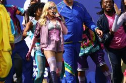 Madonna, Shakira vướng nghi vấn hát nhép tại World Cup 2026