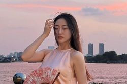 Hoa hậu Lương Thùy Linh khoe nhan sắc giữa hoàng hôn lãng mạn