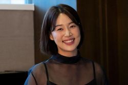 Nữ diễn viên Han Ji Hye khoe cơ bụng săn chắc