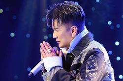 Đàm Vĩnh Hưng khiến mạng xã hội 'dậy sóng'