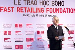 4 năm liên tiếp trao học bổng cho học sinh Việt Nam