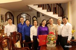 TAND TP.HCM thăm, tri ân nguyên Chánh án Bùi Hoàng Danh