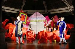 Đưa nghệ thuật cải lương đến gần c&ocirc;ng ch&uacute;ng Thủ đ&ocirc;