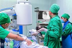 Phát triển y tế chất lượng cao phục vụ nhân dân