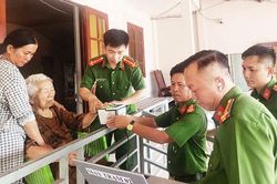 Đưa tiện ích số đến gần người dân