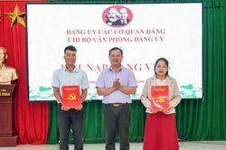 Phát triển đảng viên vùng đồng bào dân tộc thiểu số