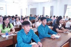 Bồi dưỡng nhận thức về Đảng cho 74 quần chúng ưu tú khu vực Vạn Ninh