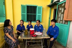 Đoàn phường Bảo An tổ chức hành trình về địa chỉ đỏ tại di tích nhà cụ Nguyễn Hữu Hương