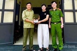 Cô giáo vùng cao trả lại gần 7 triệu đồng cho người đánh rơi