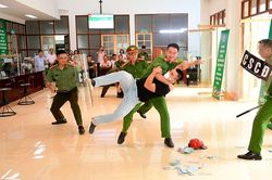 Diễn tập phòng, chống cướp tài sản tại Chi nhánh Ngân hàng Chính sách xã hội tỉnh
