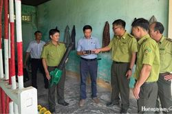 Giữ rừng giữa mùa khô