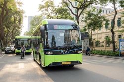 Hà Nội: Xây dựng lộ trình hạn chế phương tiện cá nhân vào trung tâm khi đầy đủ điều kiện