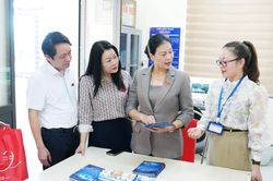 Thiết chế văn hóa cơ sở - từ nghị quyết của Đảng đến quyết sách của HĐND Bài 1: Đưa thiết chế văn hóa từ 'có công trình' đến 'có sức sống'