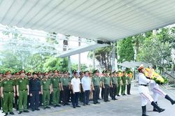 Lực lượng Công an Tuyên Quang tổ chức nhiều hoạt động tri ân nhân kỷ niệm 79 năm Ngày Thương binh - Liệt sĩ