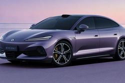 Denza Z9S lộ diện: Sedan thuần điện gần 500 mã lực, sạc đầy đi 920 km
