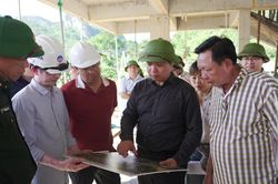 Không để mưa trở thành lý do chậm tiến độ, quyết tâm hoàn thành 11 trường nội trú biên giới trước ngày 30/8