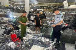 H&agrave; Nội tạm giữ hơn 33.600 sản phẩm quần &aacute;o c&oacute; dấu hiệu giả mạo nh&atilde;n hiệu