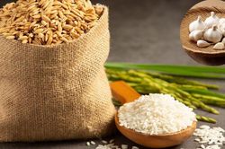 Gạo để lâu vẫn trắng thơm, không lo mối mọt nếu áp dụng những mẹo bảo quản này