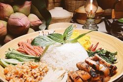 Nguồn gốc tên gọi 'cơm âm phủ' ở Huế, có thật liên quan đến cõi âm?