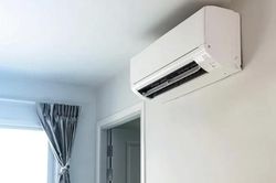 Có nên mở hé cửa khi bật điều hòa? Nhiều người làm theo thói quen nhưng lại khiến phòng lâu mát, tốn điện hơn