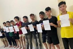 Chặn kịp thời nh&oacute;m thanh ni&ecirc;n mang hung kh&iacute; đi giải quyết m&acirc;u thuẫn