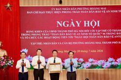 Phường Ho&agrave;ng Mai x&acirc;y dựng thế trận l&ograve;ng d&acirc;n, giải quyết hiệu quả 'điểm nghẽn' từ cơ sở