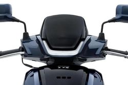Xuất hiện xe máy điện giá 38 triệu đồng đẹp sang trọng, đi 175km, cốp siêu rộng, màn hình như ô tô, trang bị cả số lùi