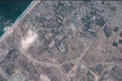 Israel âm thầm đắp lũy đất chia cắt Dải Gaza