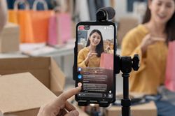 B&aacute;n h&agrave;ng qua Facebook, doanh thu tr&ecirc;n 1-3 tỷ đồng, kh&ocirc;ng c&oacute; h&oacute;a đơn đầu v&agrave;o, c&oacute; thể lựa chọn phương ph&aacute;p t&iacute;nh thuế n&agrave;o?