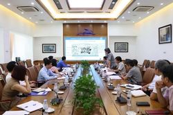 Khắc họa hành trình 145 năm của ngành Đường sắt Việt Nam qua tác phẩm phù điêu nghệ thuật