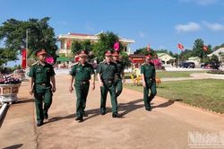 Trung đoàn bộ binh 95 nỗ lực xây dựng doanh trại chính quy