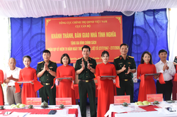 Cục Cán bộ bàn giao nhà tình nghĩa tặng gia đình chính sách tại Thái Nguyên