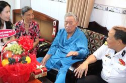 TPHCM thăm hỏi, tri ân thương binh, người có công nhân dịp 27-7