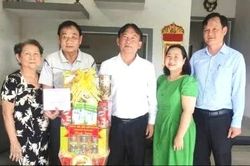 TPHCM thăm, tri ân thương binh, cựu tù chính trị và gia đình chính sách