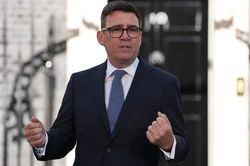 Thách thức nào chờ đợi tân Thủ tướng Anh Andy Burnham?