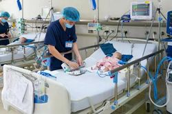 Gia tăng ca mắc virus Adeno, Bộ Y tế cảnh b&aacute;o nguy cơ l&acirc;y lan trong m&ugrave;a h&egrave;